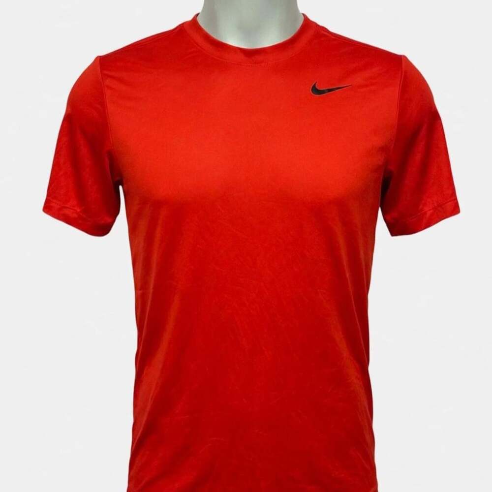 Nike dri fit training tee in red men s size S